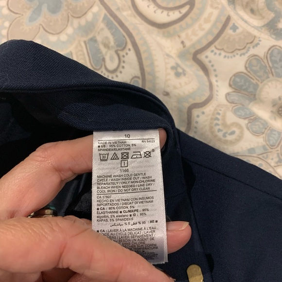 Old Navy Never Fade Pixie Pants - Picture 3 of 3